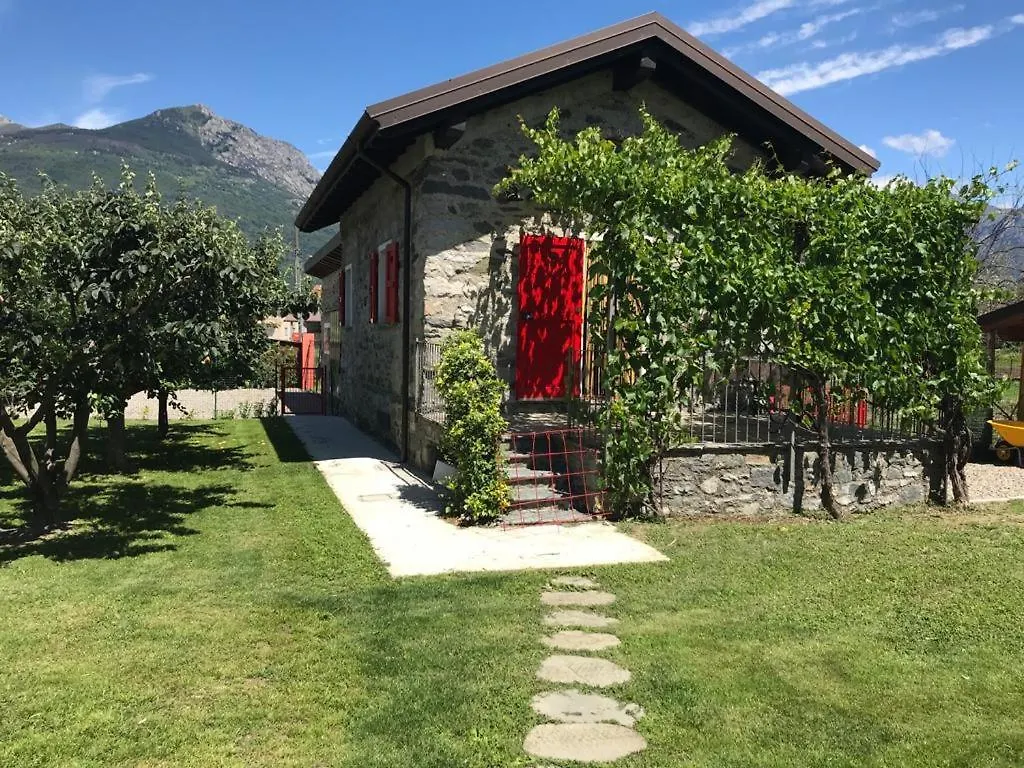 La Casetta Di Biancaneve Valtellina E Lago Di Como Dubino